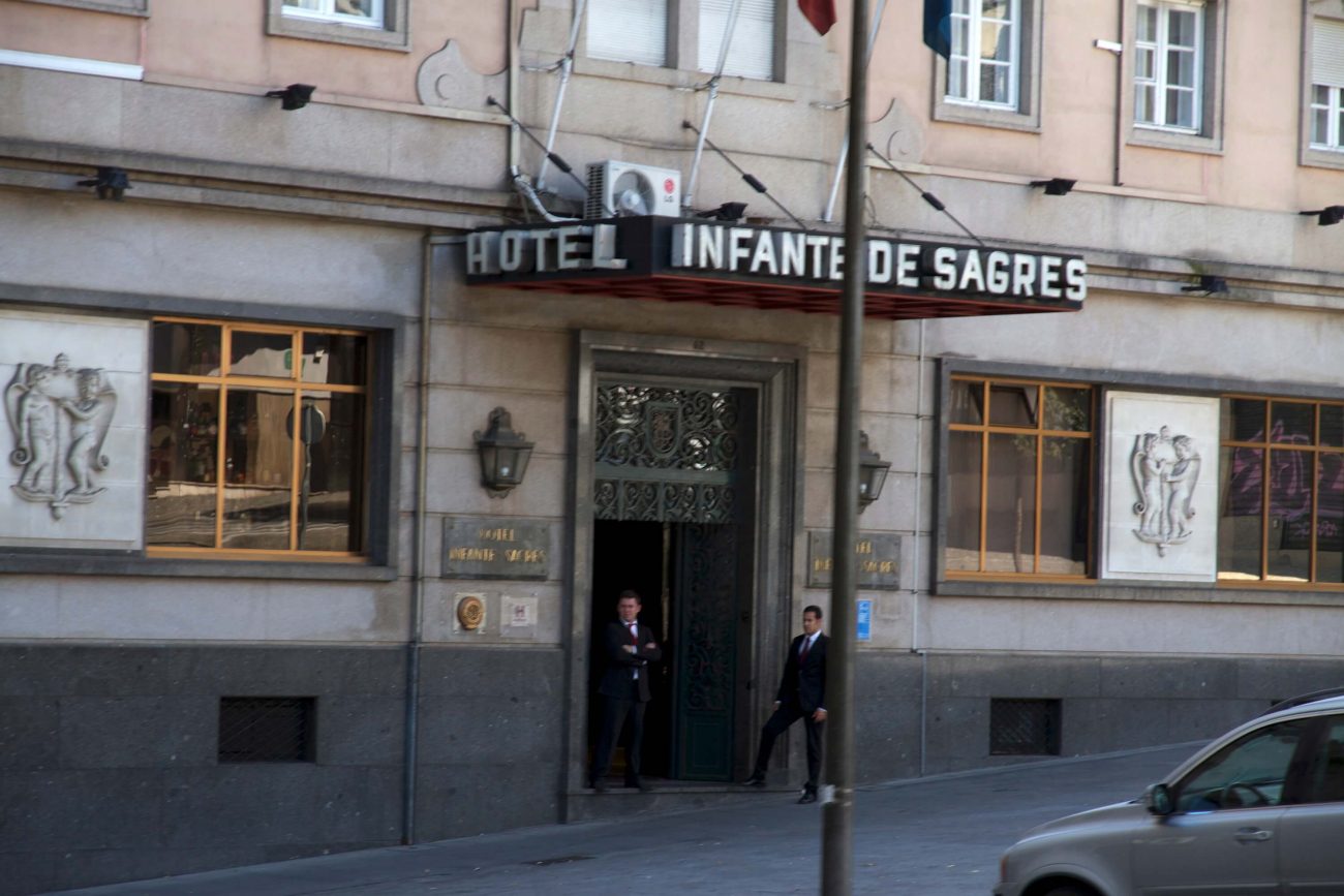 Porto Hotel mit langer Geschichte Infantes Sagres Eingang