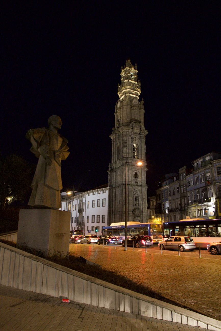 Porto by night Sightseeing Glockenturm Kirche