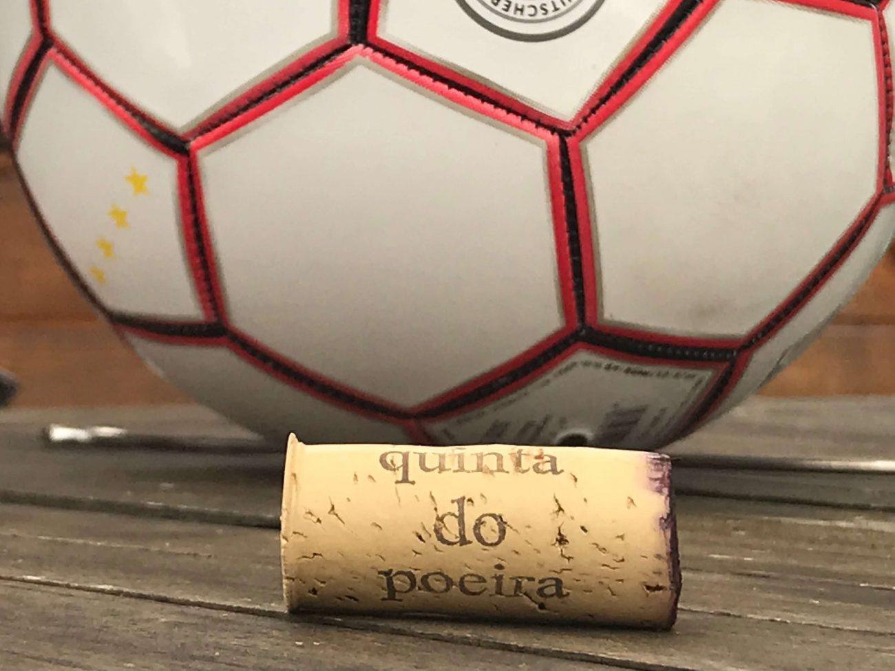Fußball und Wein - Portugal Fußball-WM Rotwein trinken Quinta Poeira