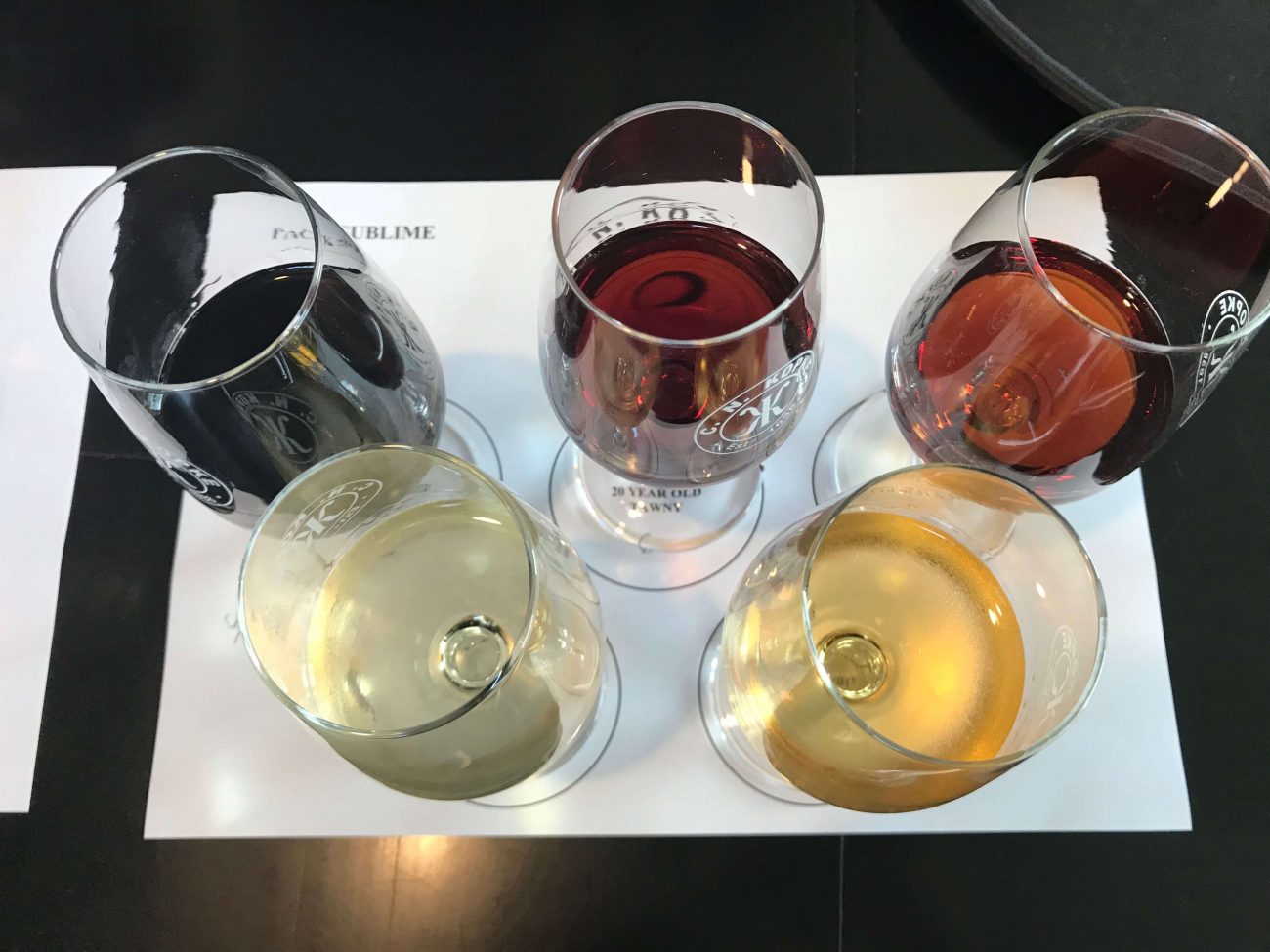 Portweinstile in verschiedenen Portweingläsern