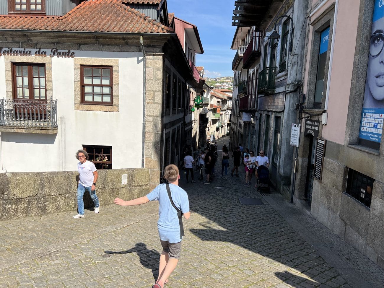 Spaziergang in der Altstadt von Amarante, Douro-Tal