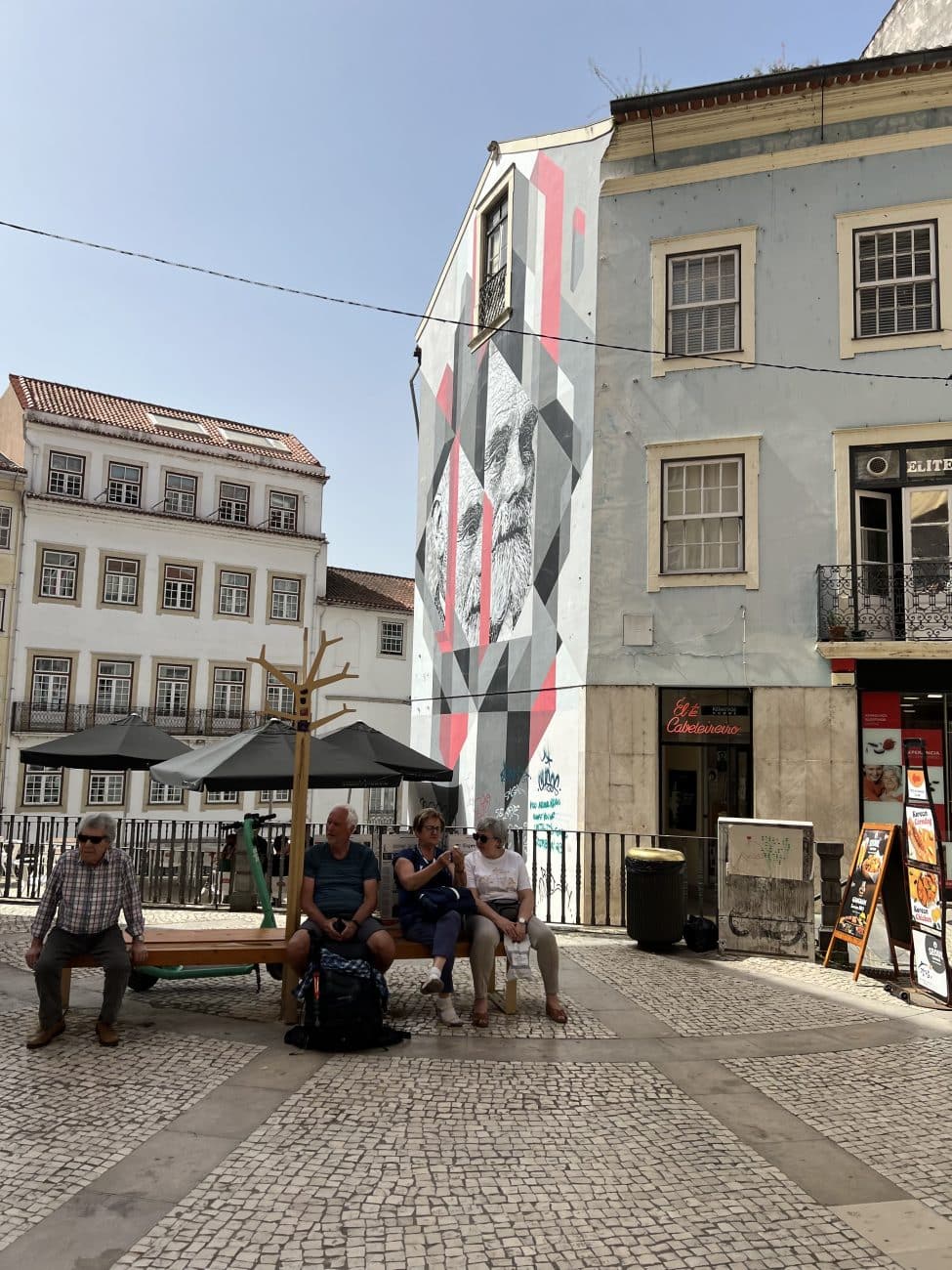 Kunst an den Hauswänden in Coimbra